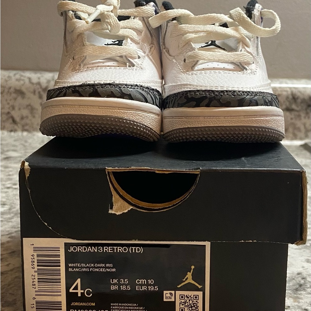 Jordan Sneakers White and Black Retro Style